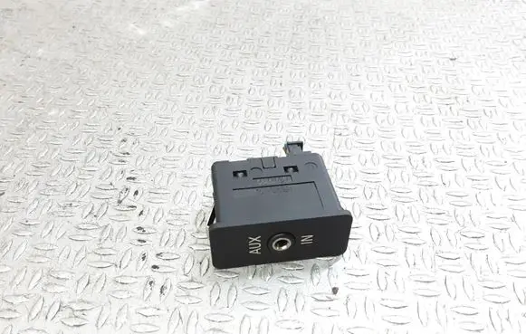 BMW 5 F10 F11 AUX in-socket connector 61316930561