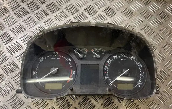 Skoda Octavia Mk2 (1Z) Speedometer (instrument cluster) 1U0920811F