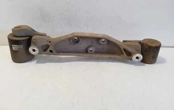 Volvo XC60 Rear differential/diff mount bracket 31492866 31437943