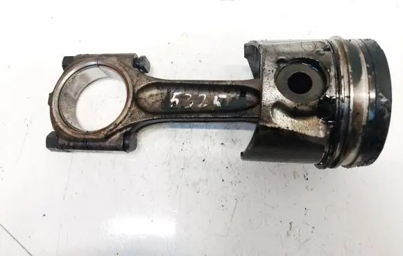 Volvo V50 Piston with connecting rod hs2r1