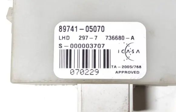 Toyota Avensis T250 Door control unit/module 8974105070 736680A 000003707
