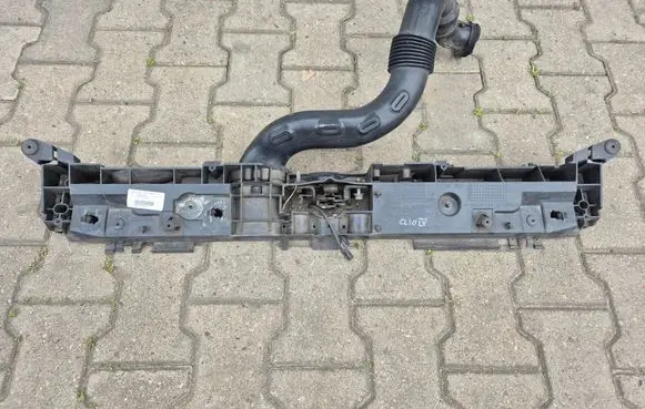 Renault Clio IV Radiator support slam panel 656011705R
