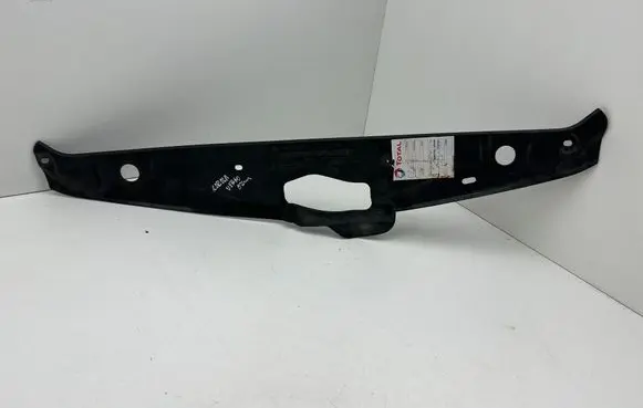 Toyota Corolla Verso E121 Radiator trim 5328913010