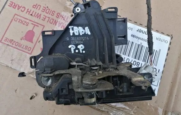 Skoda Fabia Mk1 (6Y) Front door lock 3B1837016