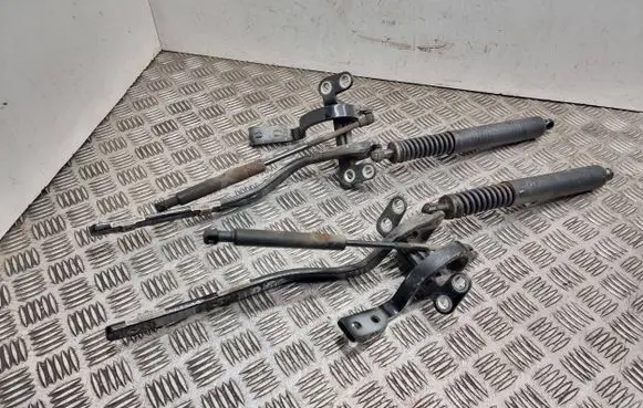 Volkswagen Touareg I Tailgate/trunk/boot hinge 7l6827302b 7l6827301b 7l6827550b