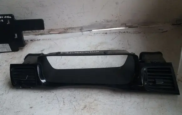 Honda FR-V Dashboard side air vent grill/cover trim 2005915