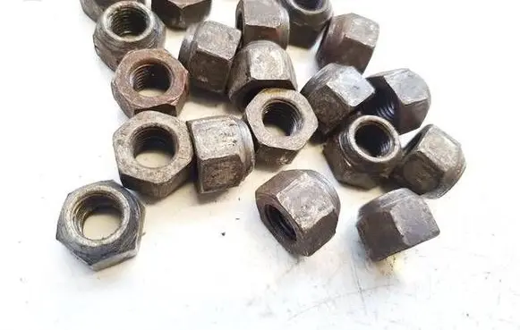Toyota Avensis T250 Nuts/bolts 
