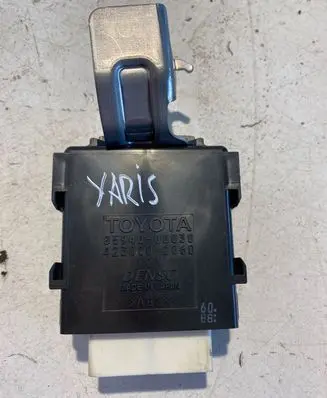 Toyota Yaris Other control units/modules 859400D030 4230002060