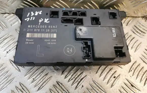 Mercedes-Benz E W211 Door control unit/module 2118701126 A2118701126