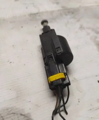 Opel Astra G Brake pedal sensor switch 09132299