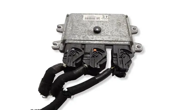 Nissan Qashqai Engine control unit/module ECU MEC940320 MEC94032