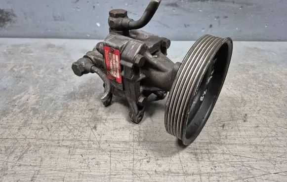 BMW 3 E36 Power steering pump 1141516