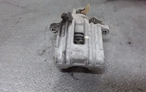 Volkswagen Golf IV Rear brake caliper