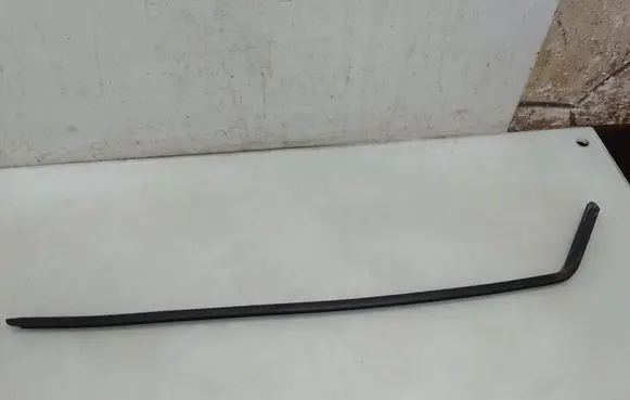 Volkswagen Transporter - Caravelle T6 Rubber seal front coupe door window 