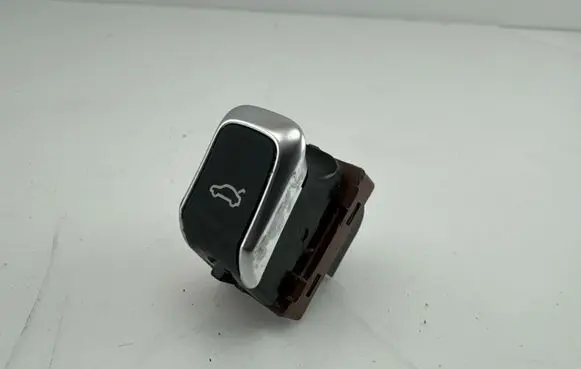 Tailgate opening switch