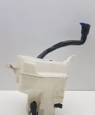 Volvo V70 Windshield washer fluid reservoir/tank 30784233 30784234 30655138