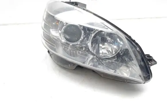 Mercedes-Benz C W204 Headlight/headlamp A2048208661