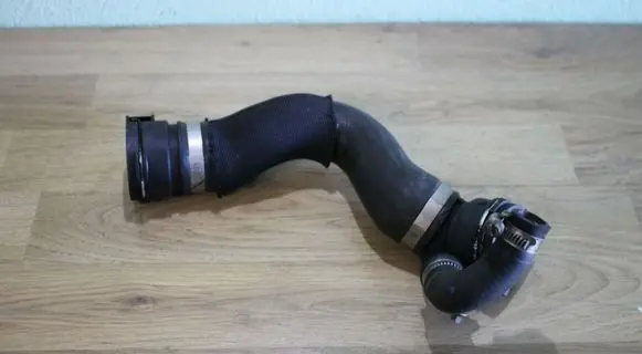 BMW 1 E81 E87 Engine coolant pipe/hose 7148378