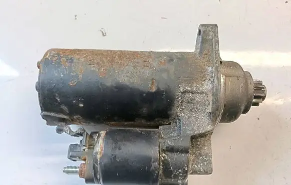 Volkswagen Golf IV Starter motor 02A911023R 0001125012