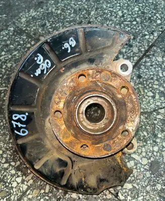 Volkswagen PASSAT B6 Front wheel hub