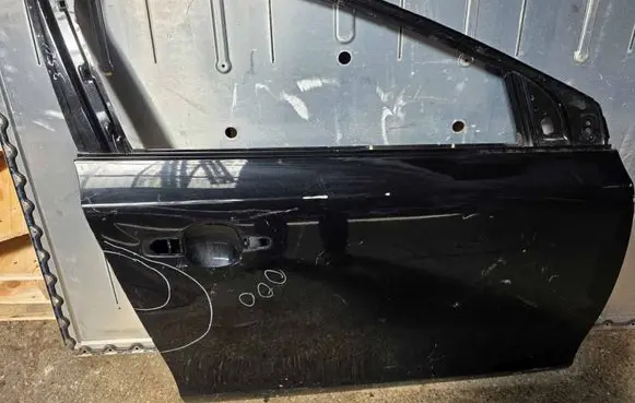 Volvo V40 Front door 