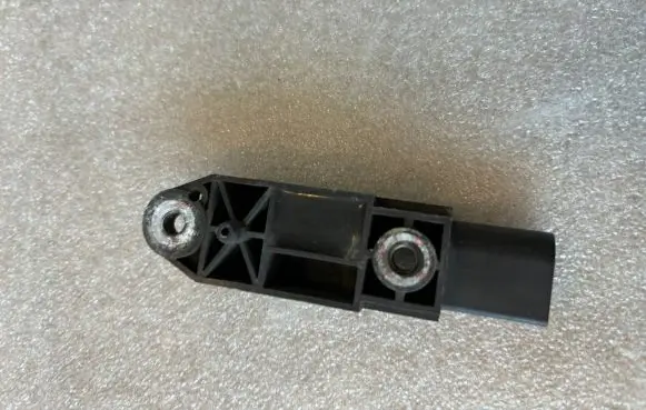 Mercedes-Benz E W211 Airbag deployment crash/impact sensor A0028202726 25571203A4 0028202726