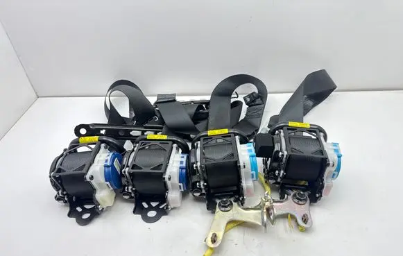 Toyota C-HR I Set of seat belts 1106361
