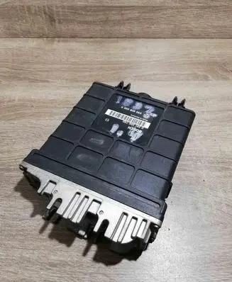 Volkswagen Golf III Engine control unit/module ECU 0261200750 030906026K