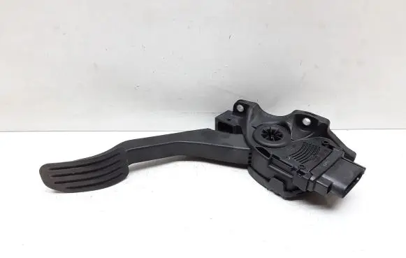Volvo S60 Accelerator throttle pedal 31329061