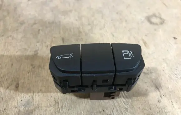 Peugeot 508 Tailgate opening switch 96661584XT