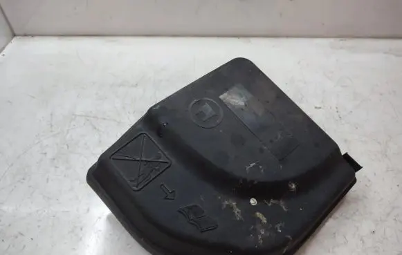 Peugeot 5008 Fuse box cover 9658418180