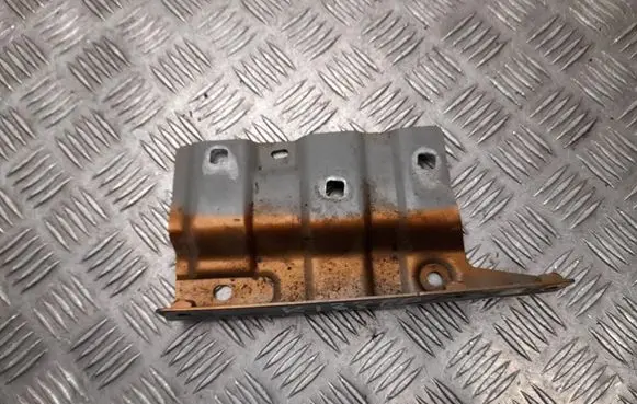 Dacia Sandero Fender mounting bracket 631421960R