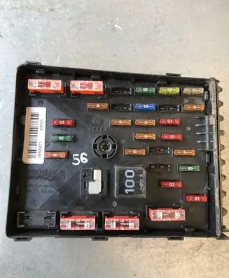 Volkswagen PASSAT B6 Fuse module 3C0937125 63592777