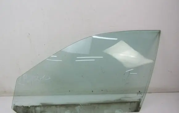 Skoda Octavia Mk2 (1Z) Front door window glass four-door 