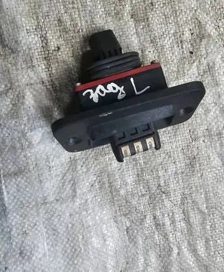 Volkswagen Caddy Front door sensor 0400670021