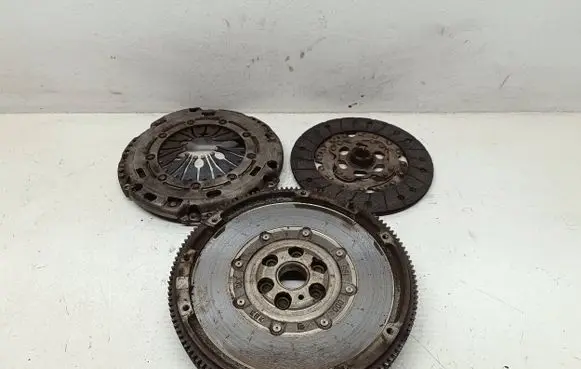 Volkswagen Touran I Clutch set kit 03L141031S