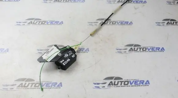 Fuel tank cap lock