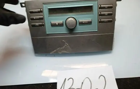 Toyota Corolla Verso E121 Climate control unit MB1465702272 559000F030