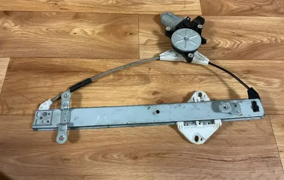 Honda FR-V Rear door window regulator motor 