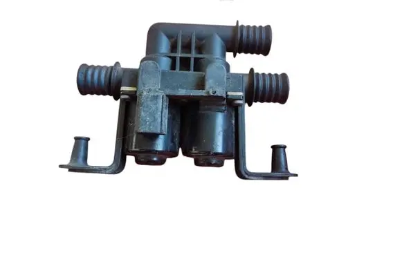 BMW 5 E60 E61 Coolant heater control valve 6931708 060704 1147412181
