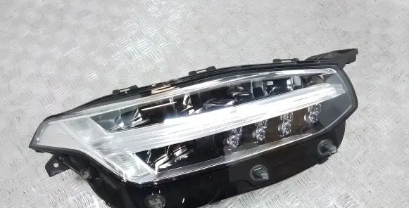 Volvo XC90 Headlight/headlamp 31656997
