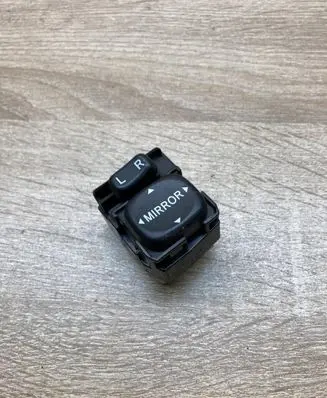 Toyota Avensis T250 Wing mirror switch 183574