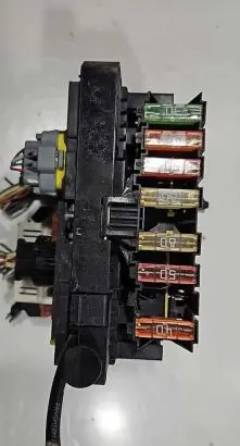 Peugeot Partner Fuse module 9666700380