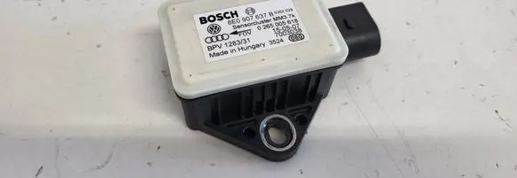 Audi A6 S6 C6 4F ESP acceleration yaw rate sensor 8E0907637B 7003038 0265005618