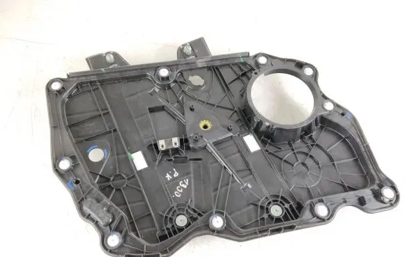 Ford Mustang Mach-E Front window lifting mechanism without motor