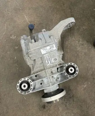 Dodge Challenger Rear differential P68282414AA T03UL174514690