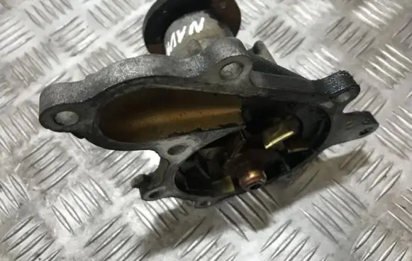 Nissan Navara D22 Water pump