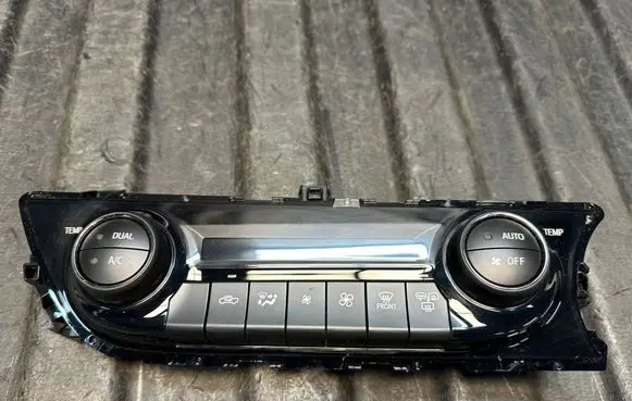 Toyota Hilux VIII Climate control unit 559000KQ00 0454L56