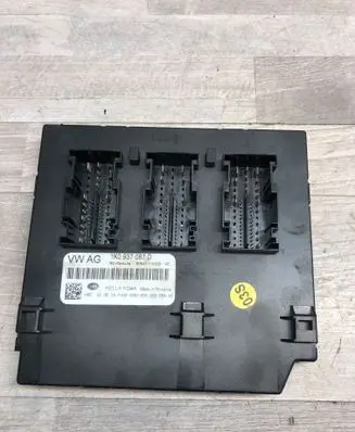 Skoda Octavia Mk2 (1Z) Comfort/convenience module 1K0937087D 5DK00965405 5DK00965403