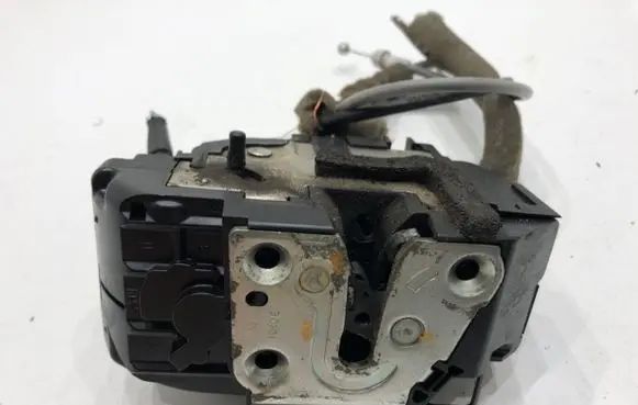 Nissan Qashqai Rear door lock